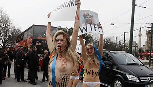 &bdquo;Femen&ldquo; aktyvisčių protestas Stambule