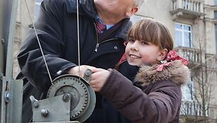 Keliama Žemės vėliava