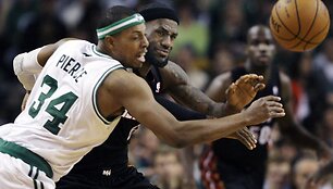 Paulas Pierceas ir LeBronas Jamesas