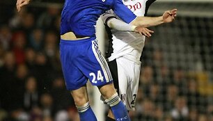 Gary Cahillas ir Clintas Dempsey
