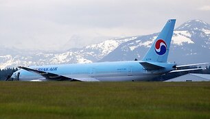 &bdquo;Korean Air&ldquo; lėktuvas Kanados karinėje bazėje