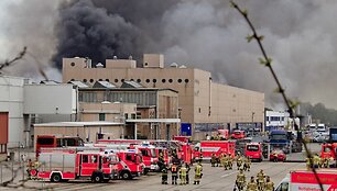 Gaisrininkai įvykio vietoje