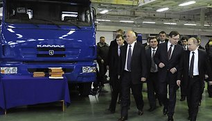 Vladimiras Putinas lankėsi KAMAZ gamykloje.