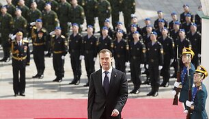 Dmitrijus Medvedevas atvyko į Vladimiro Putino inauguracijos ceremoniją.