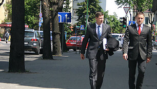 Andrius Rimi&scaron;kis (de&scaron;inėje)