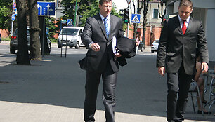 Andrius Rimi&scaron;kis (de&scaron;inėje)