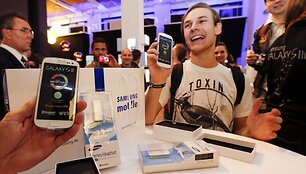 Laimingas &bdquo;Samsung Galaxy SIII&ldquo; pirkėjas