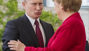 Rusijos prezidentas Vladimiras Putinas ir Angela Merkel