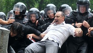 Ukrainos policija susirėmė su demonstrantais