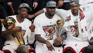 Dwyane'as Wade'as, LeBronas Jamesas ir Chrisas Boshas