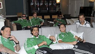 I&scaron; kairės: vartininkas Timas Wiese'as, Sami Khedira, Mesutas Oezilas ir Oliveris Bierhoffas