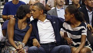 JAV prezidentas Barakas Obama su žmona Michelle ir dukra Malia