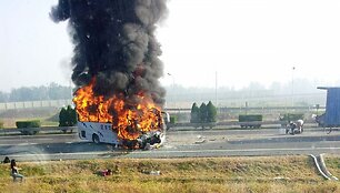 Dega autobusas.