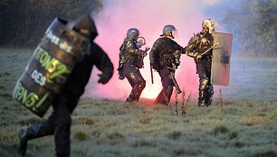 Aktyvistų ir policininkų susirėmimas
