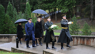 Mirusiųjų karių pagerbimas