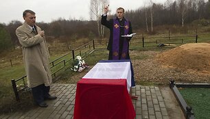 Perlaidojami Prancūzijos karių palaikai