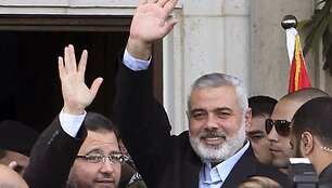 Egipto premjeras Hishamas Qandilas ir &bdquo;Hamas&ldquo; lyderis Ismailas Haniya