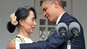 Mianmaro demokratijos &scaron;auklė Aung San Suu Kyi ir JAV prezidentas Barackas Obama