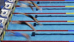 100 m plaukimo laisvuoju stiliumi startas