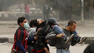 Ne&scaron;amas sužeistas protestuotojas