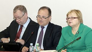 Teisėjų tarybos pirmininkas G. Kryževičius ir sekretorė L. Garnelienė
