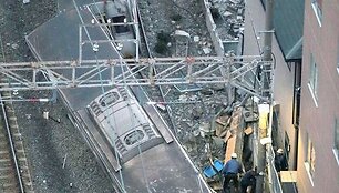 Elektrinio traukinio avarija Japonijoje