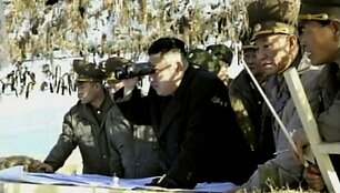 Kim Jong Uno vizitas netoli Pietų Korėjos salos