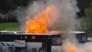 Atkartojamas sprogimas prie autobusų.