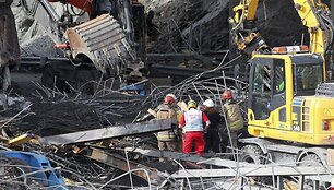 Norvegijoje sugriuvo statomas tiltas