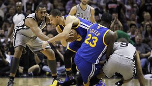 San Antonijaus &bdquo;Spurs&ldquo; ir &bdquo;Golden State Warriors&ldquo; rungtynių akimirka