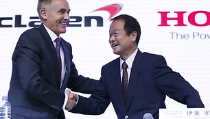 &bdquo;McLaren&ldquo; ekipos vadovas Martinas Whitmarshas ir &bdquo;Honda Motor&ldquo; prezidentas Takanobu Ito
