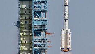 Raketos ne&scaron;ėjos &bdquo;Long March&ldquo; pakilimas 