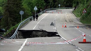 Ispanijoje sugriuvusi kelio dalis