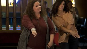 Melissa McCarthy ir Sandra Bullock