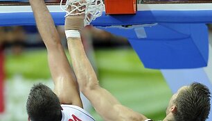 Nemanja Bjelica ir Kaspars Berzins