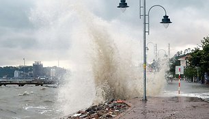 Taifūnas Haiyan siaučia Vietname.