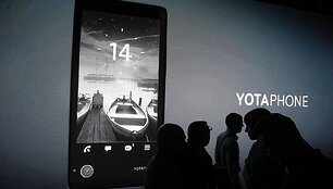 &bdquo;YotaPhone&ldquo; i&scaron;manusis telefonas