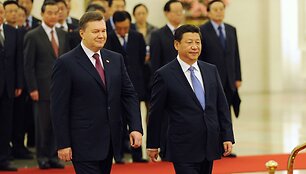 Ukrainos prezidentas Viktoras Janukovyčius ir Kinijos prezidentas Xi Jinpingas