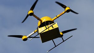 DHL nedidelių siuntų pristatymo skraidyklė „parcelcopter“