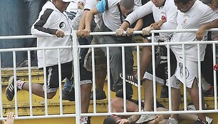 &bdquo;Vasco da Gama&ldquo; futbolo fanai mu&scaron;a &bdquo;Atletico Paranaense&ldquo; gerbėją