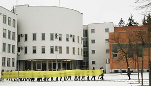 MRU studentai ir dėstytojai Valstybės atkūrimo dieną.