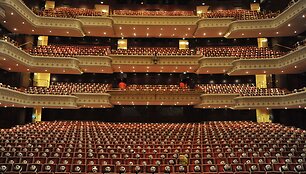 Popierinės pandos nacionaliniame teatre, Taipėjuje 