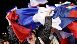 Kryme rusai džiaugiasi neteisėto referendumo i&scaron;ankstiniais rezultatais