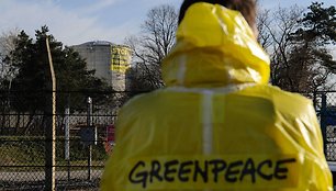 „Greenpeace“ aktyvistai įsibrovė į Fesenheimo atominės elektrinės kompleksą rytų Prancūzijoje