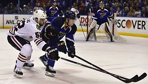 Sent Lujiso „Blues“ ledo ritulininkai įveikė Čikagos „Blackhawks“ klubą