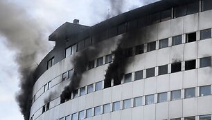 Gaisras &bdquo;Radio France&ldquo; pastate, Paryžiuje.