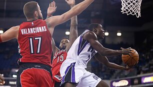 Jonas Valančiūnas, Amiras Johnsonas ir Darrenas Collisonas
