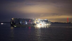 &bdquo;Hoegh Osaka&ldquo; krovininis laivas Laman&scaron;o sąsiauryje