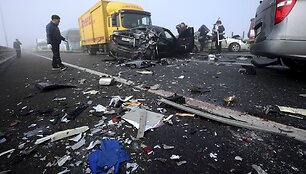 Masinė avarija Pietų Korėjoje