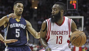 Courtney Lee ir Jamesas Hardenas